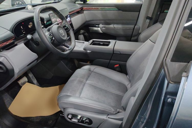 Used Zeekr 7X 2025 100 kWh Long-Range Rear-Wheel Drive with Intelligent Driving Features