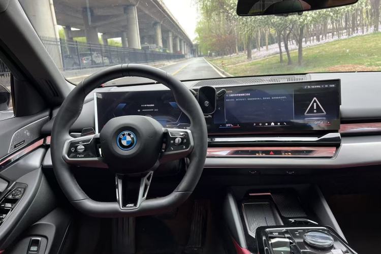 Used BMW i5 2025 eDrive 40L M Sport Package
