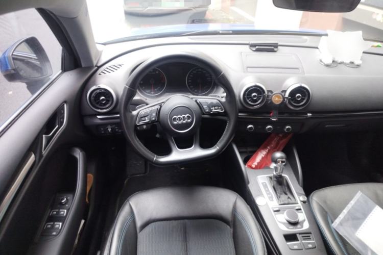 Used Audi A3 2020 Sportback 35 TFSI Fashion Edition China VI Emission Standard Steering Wheel