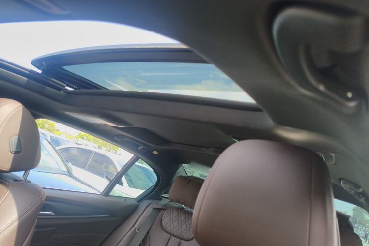 Used BMW 5 Series 2022 Restyled 530Li Leading Edition M Sport Package Headliner