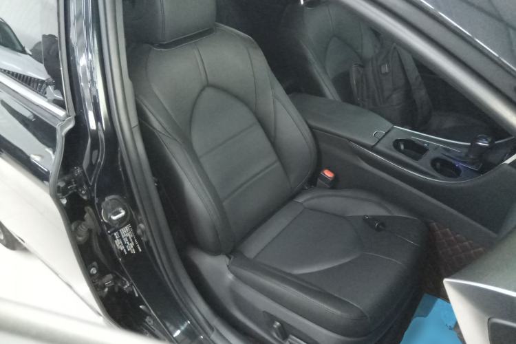 Used Toyota Avalon 2023 2.0L XLE Deluxe Edition