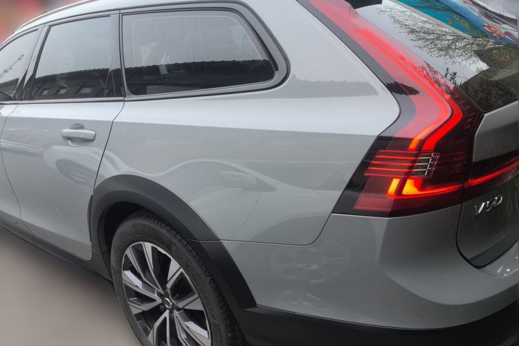 Used Volvo V90 2024 Cross Country B5 AWD Smart Range Edition Rear Left 45 Deg