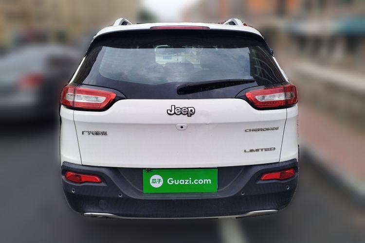 Used Jeep Cherokee 2017 2.0L Superior Edition