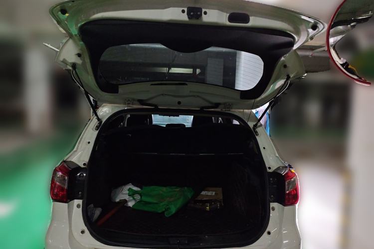 Used Suzuki S-Cross 2014 1.6L CVT Four-Wheel Drive Luxury Version Trunk