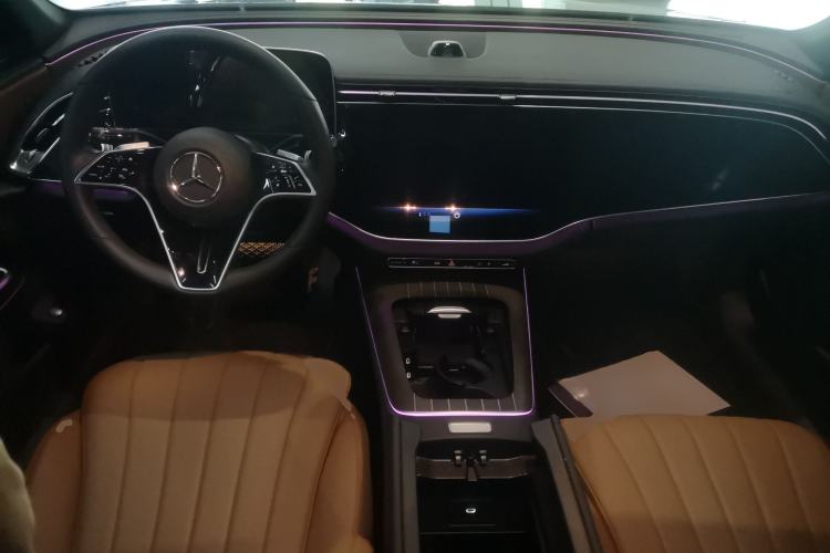 Used Mercedes-Benz E-Class 2024 E 300 L Luxury Model Center Console