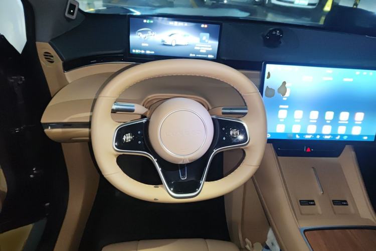 Used Hima Luxeed R7 2024 Pure Electric 667km Pro Steering Wheel