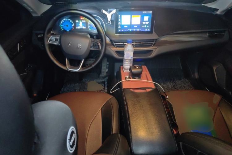 Used Hongqi E-QM5 2024 450km Range Commuter Version
