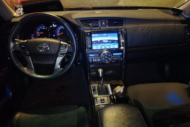 Used Toyota Reiz 2013 2.5V Shangrui Navigation Edition Interior 2