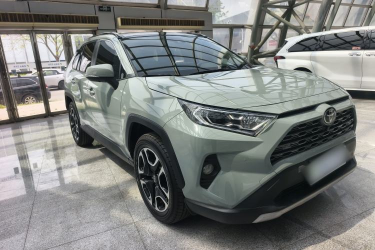 Used Toyota RAV4 2021 2.0L CVT Four-Wheel Drive Premium Edition