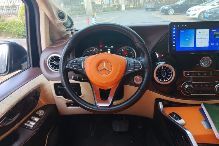 Used Mercedes-Benz Vito 2018 2.0T Elite Version 7 Seats China VI Emission Standard
