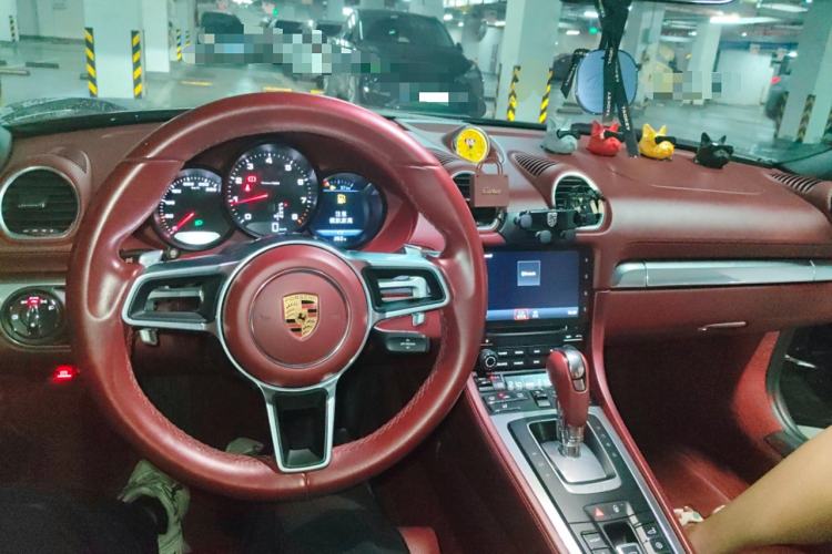 Used Porsche 718 2018 Boxster 2.0T Center Console