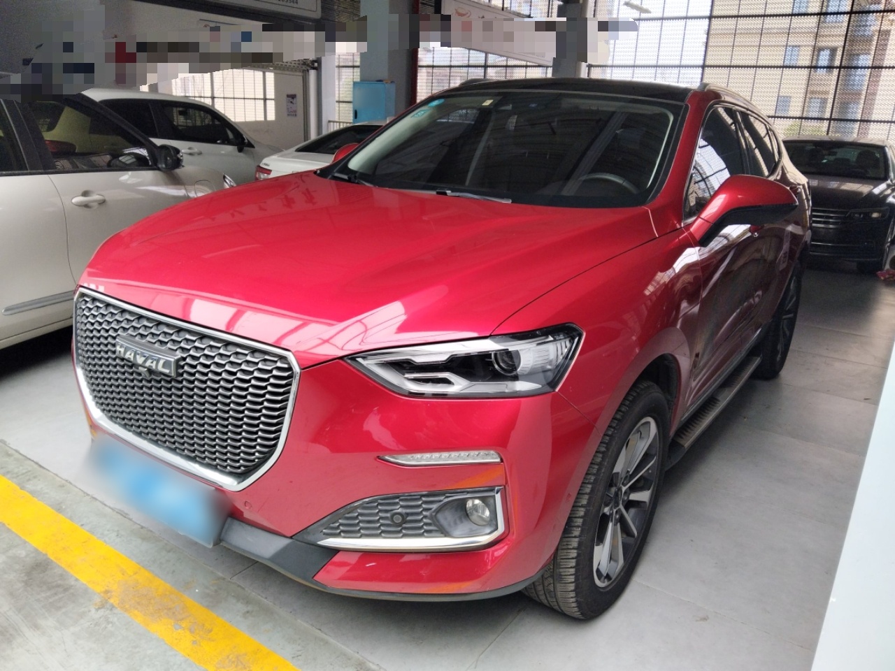 تحت مقدمة السيارة