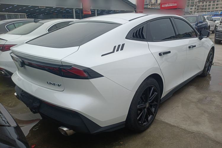 Used CHANGAN UNI-V 2022 1.5T Prestige Version

