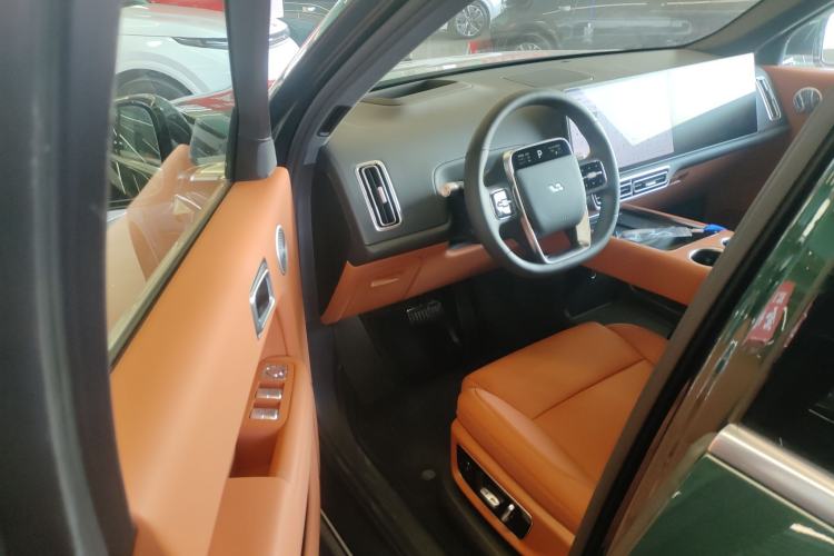 Used Li Auto L8 2025 Ultra Smart Refreshed Edition
