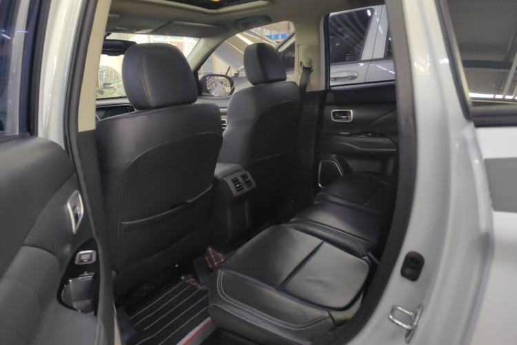 Used Mitsubishi Outlander 2020 2.0L Two-Wheel Drive Enjoyment Version 5 Seats