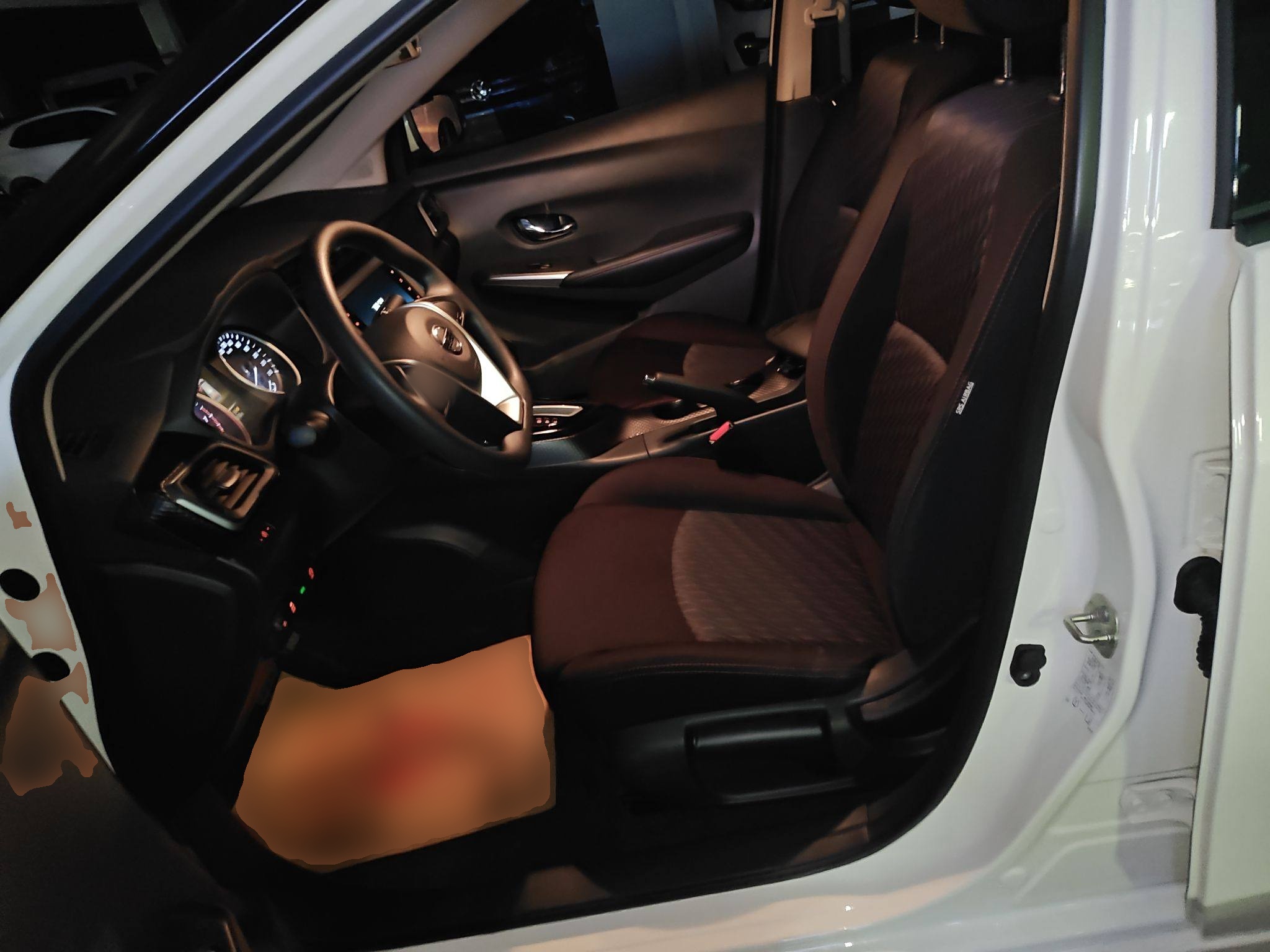 Переднее сиденье в автомобиле