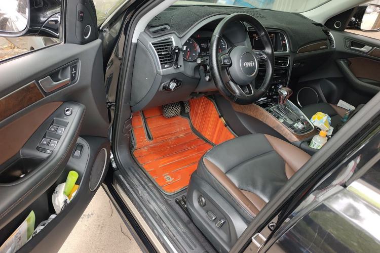 Used Audi Q5 2017 Plus 40 TFSI Comfort Model Driver Seat