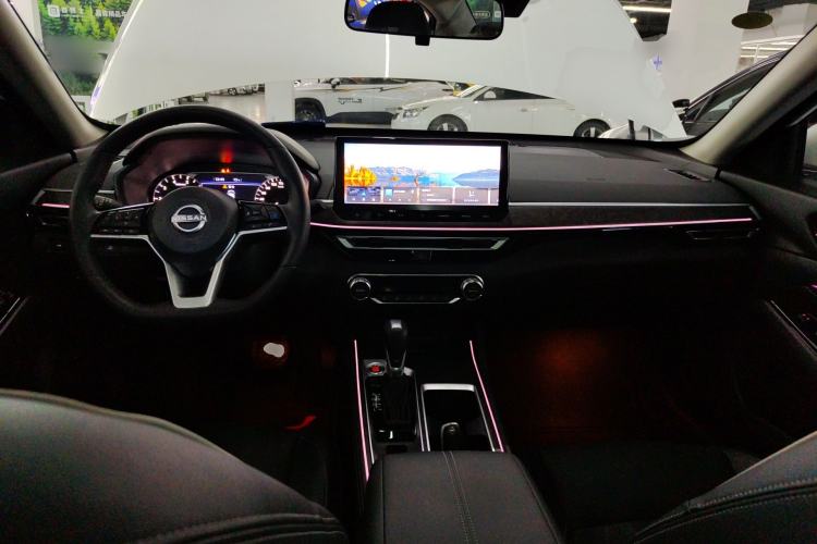 Used Nissan Teana 2022 2.0L XL-Upr Enjoyment Edition Center Console