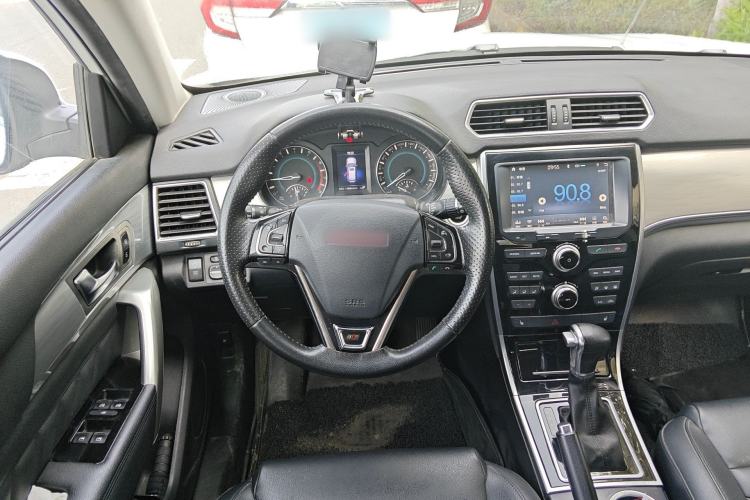 Used Haval H2 2015 1.5T Automatic Two-Wheel Drive Elite Edition