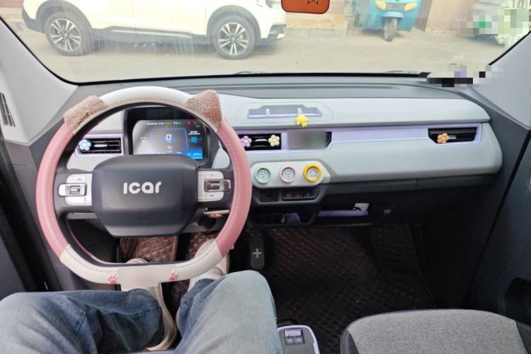 Used Chery QQ Ice Cream 2022 120km Conical Shape Lithium Iron Phosphate Center Console