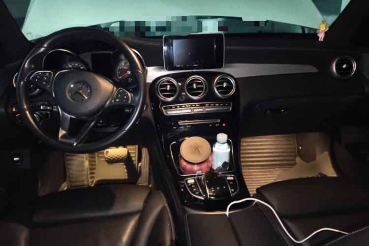 Used Mercedes-Benz GLC Coupe 2019 GLC 200 4MATIC Coupe SUV Center Console