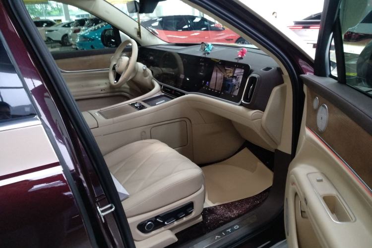 Used Hima AITO M9 2025 Extended-Range Ultra Version 52 kWh 6-Seater