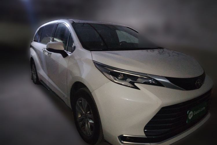 Used Toyota SIENNA 2024 2.5L Hybrid Four-Wheel Drive Prestige Edition Front Right 45 Deg