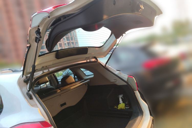 Used Venucia T70X 2015 2.0L CVT SmartFun Sport Edition Trunk