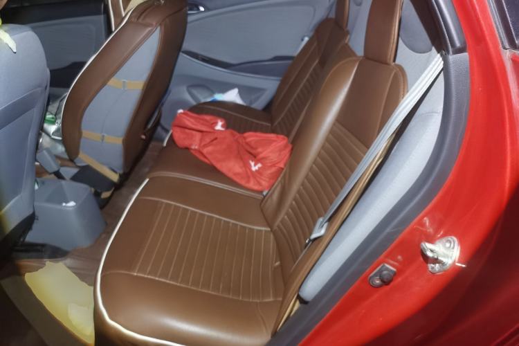 Used Hyundai Verna (older generation) 2014 1.4L Manual Top-Tier Model TOP