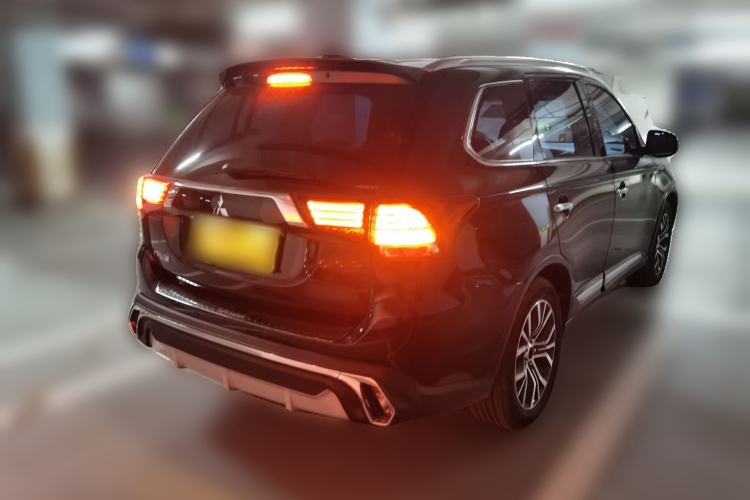 Used Mitsubishi Outlander 2018 2.4L 4x4 Luxury Edition 7-Seater