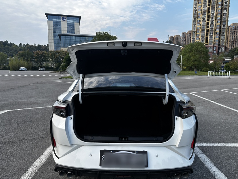 Dongfeng Aeolus Yixuan 2022 230T Automatic Adaptive-Beam Knight Edition — снимка 5