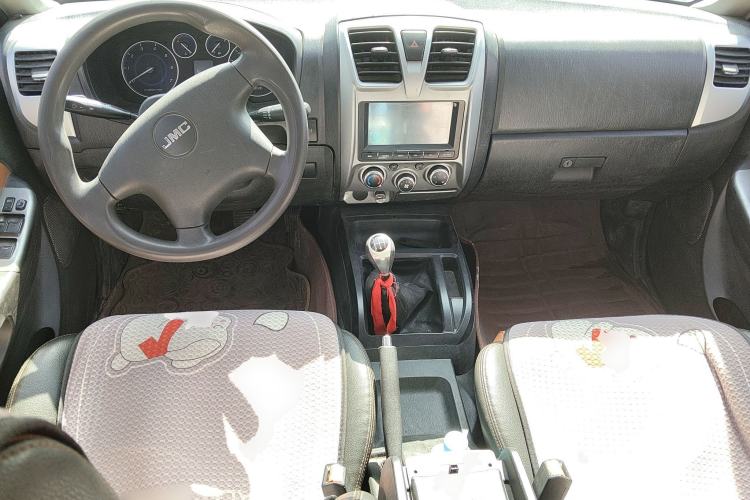 Used JMC Baodian 2016 2.8T New Value-Added Diesel Two-Wheel Drive Standard Version JX493ZLQ4G Center Console