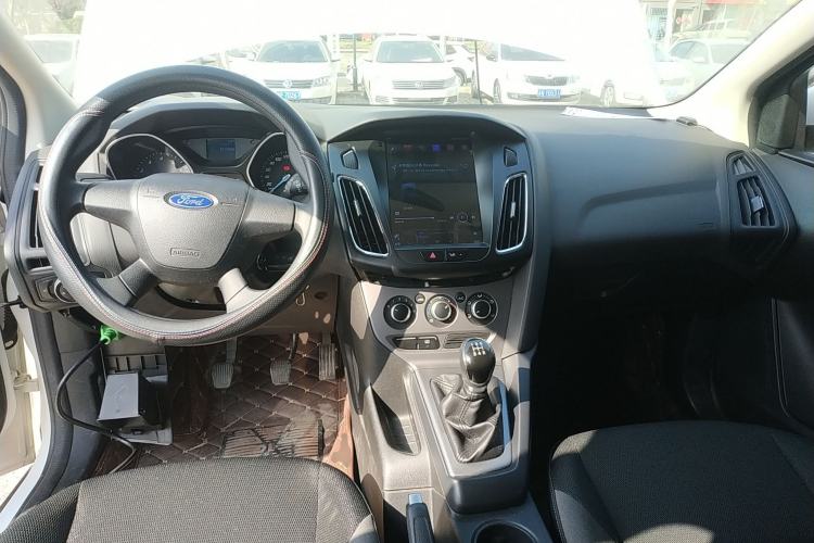 Used Ford Focus 2015 Hatchback 1.6L Manual Fashion Edition