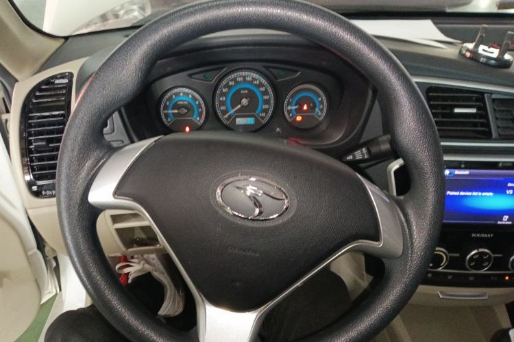 Used Soueast V3 Lingyue 2015 1.5L Manual Happiness Edition