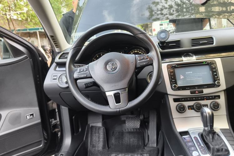 Used Volkswagen Magotan 2015 2.0 TSI Luxury Model Steering Wheel