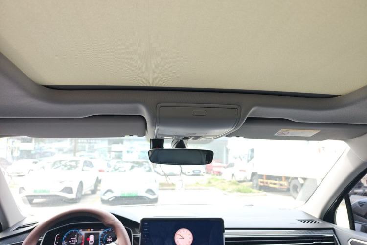 Used Volkswagen Tiguan L 2024 330TSI Automatic Two-Wheel Drive R-Line Enhanced Edition
