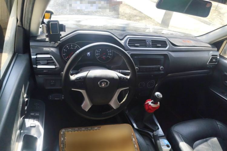 Used Great Wall Wingle 5 2017 2.4L European Version Gasoline Two-Wheel Drive Entry-Level Big Double Cab 4G69S4N