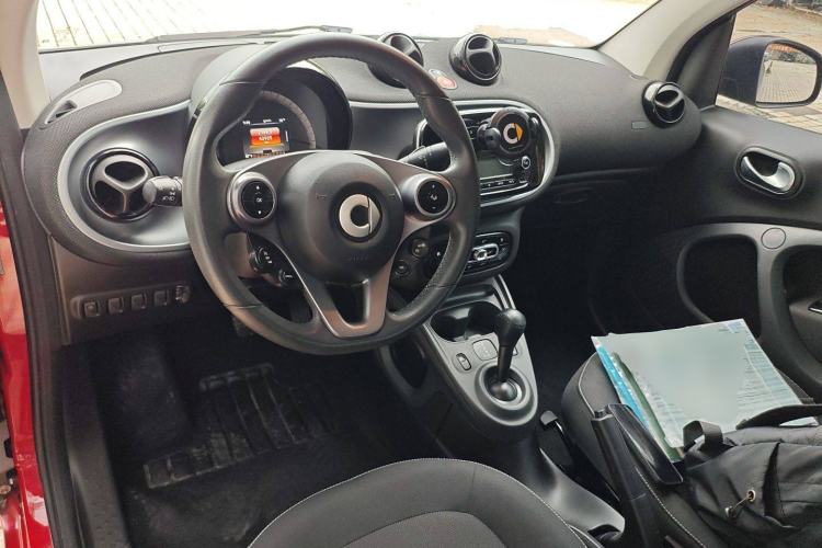 Used smart fortwo 2018 1.0L 52kW Convertible Passion Edition China V Standard
