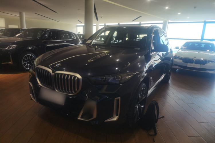 Used BMW X5 2023 xDrive 30Li Luxury M Sport Package