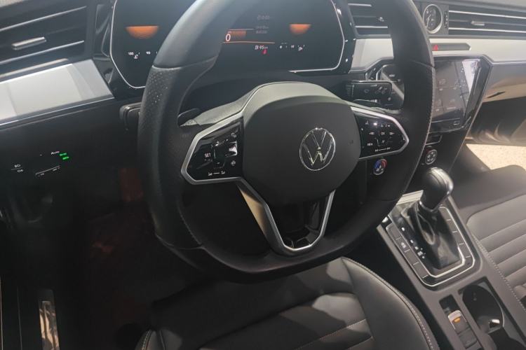 Used Volkswagen Magotan 2023 2 Million Units Limited-Edition 280TSI DSG Comfort Version Steering Wheel
