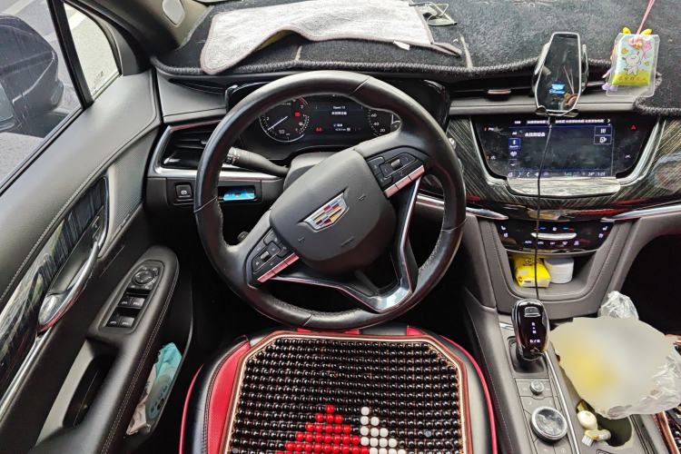 Used Cadillac XT6 2022 2.0T Six-Seater Four-Wheel-Drive Luxury Standard Edition
