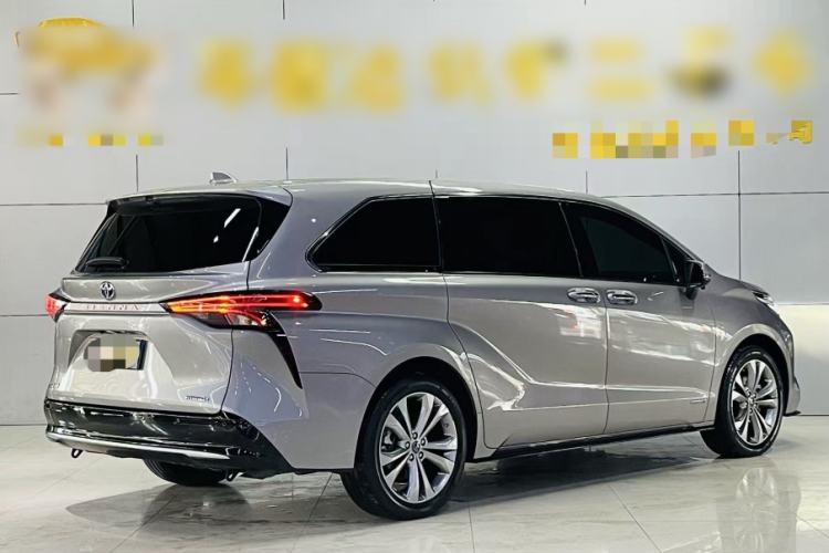Used Toyota Sienna 2021 2.5L Hybrid Premium Edition
