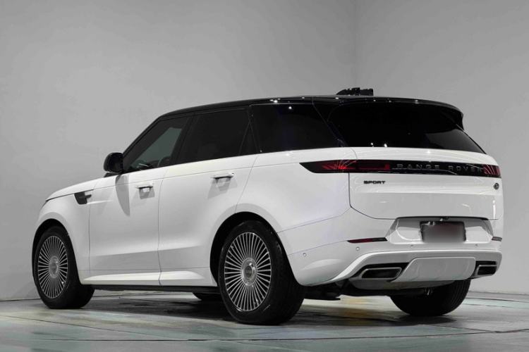 Used Land Rover Range Sport 2024 400PS Dynamic SE Exterior 3