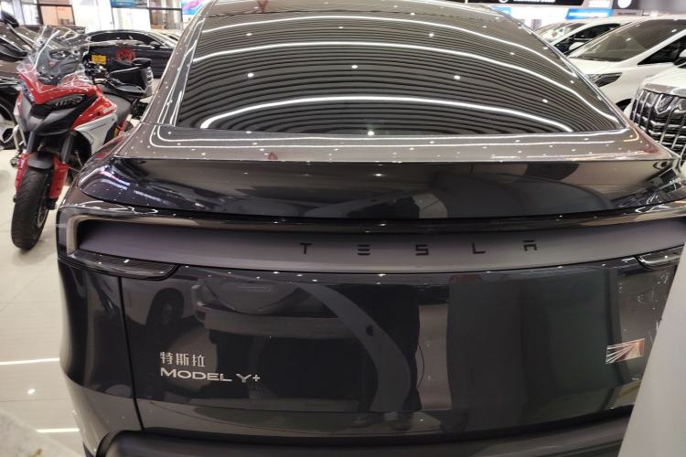 Used Tesla Model Y 2025 Long-Range All-Wheel Drive First Edition
