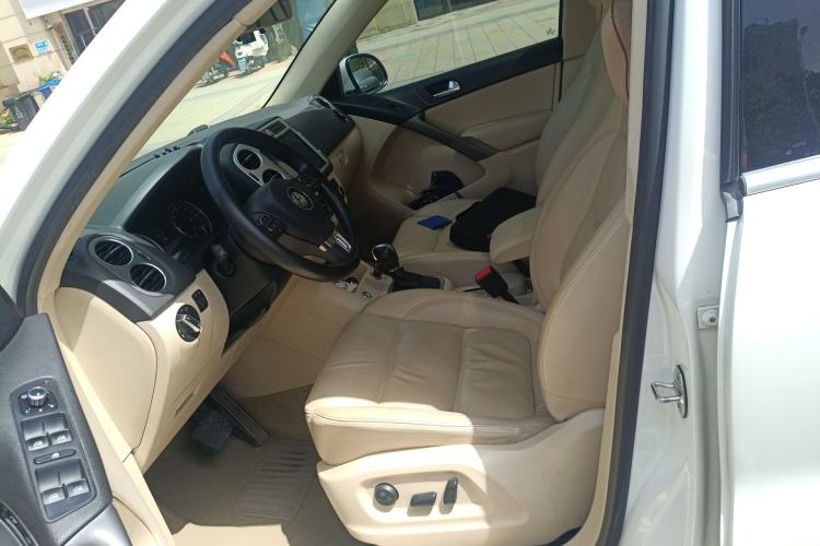 Used Volkswagen Tiguan 2012 2.0 TSI Automatic All-Wheel Drive Elite Edition Left Front Seat