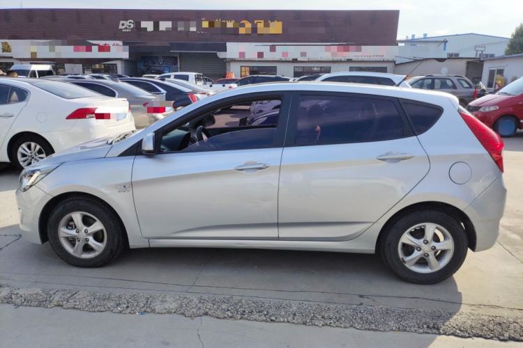 Used Hyundai Verna Ray 2014 1.4L Automatic GLX
