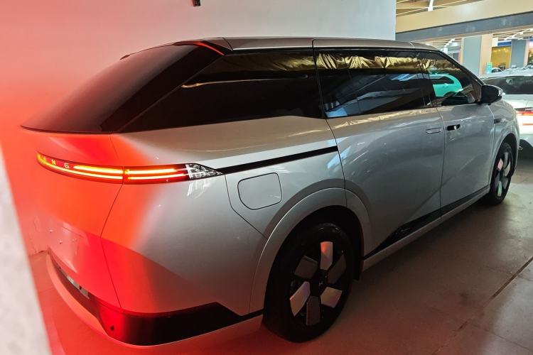 Used XPeng X9 2024 702 Ultra-Long Range Pro
