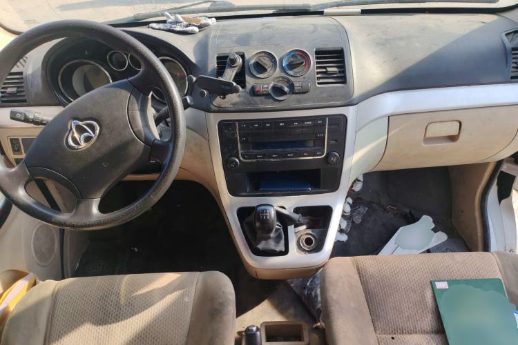 Used CHANGAN KAICHENG Ruixing M90 2018 2.0L Value-Added High-Roof Double-Door 6-Seater 4G94S Center Console