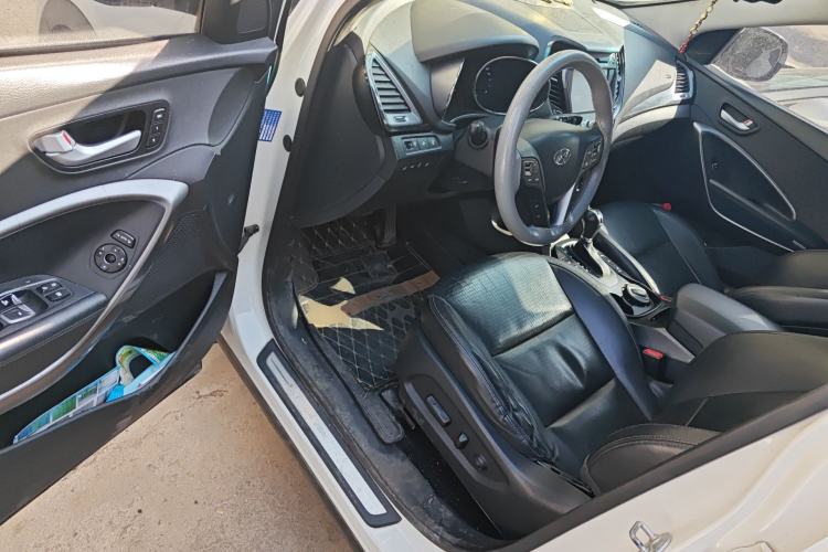 Used Hyundai Grand SantaFe 2013 3.0L 7-Seater 4x4 Flagship Edition
