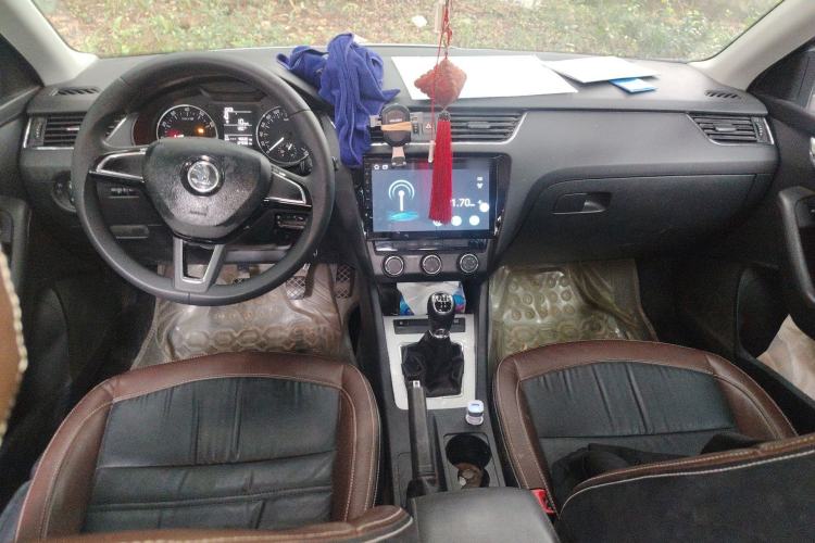 Used Skoda Octavia 2016 1.6L Manual Front-Wheel-Drive Version
